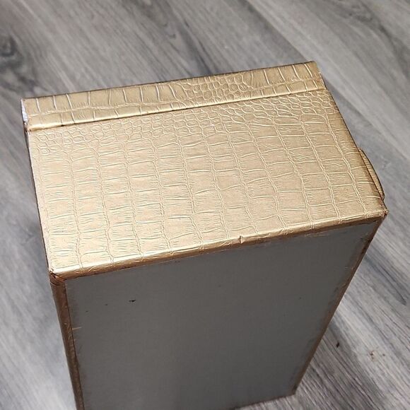 XL Vintage Buxton Metallic Gold Texrured Jewelry Box - Picture 10 of 12